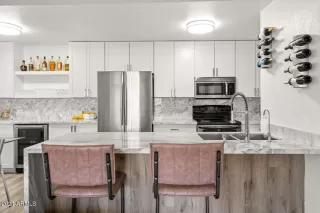 Photo #2: 6182347 Listing 