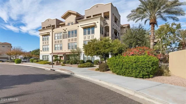 MLS: 6182390 Condo For Sale