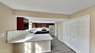 Photo #4: 6182868 Listing