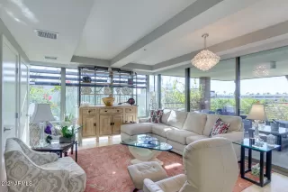 Photo #4: 6182886 Listing