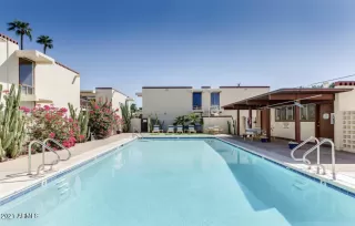 Photo #6: 6183039 Listing