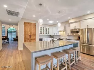 Photo #2: 6183694 Listing