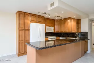 Photo #5: 6183885 Listing