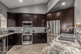 Photo #6: 6184024 Listing