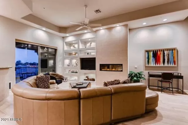 MLS: 6184025 Condo For Sale