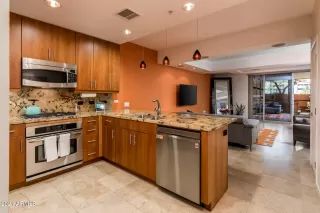 Photo #6: 6184132 Listing