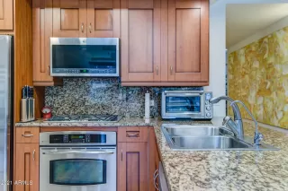 Photo #3: 6184245 Listing