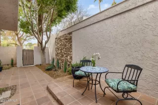 Photo #4: 6184305 Listing
