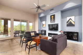 Photo #4: 6184320 Listing