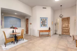 Photo #5: 6184320 Listing