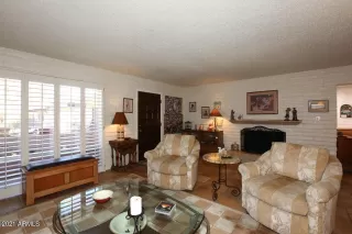 Photo #5: 6185757 Listing