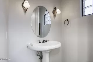 Photo #5: 6186638 Listing