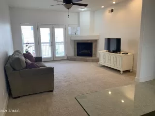 Photo #5: 6186708 Listing