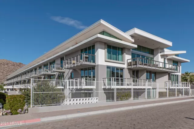 MLS: 6186725 Condo For Sale