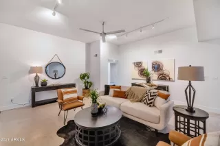 Photo #5: 6186768 Listing