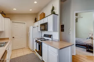 Photo #6: 6186898 Listing