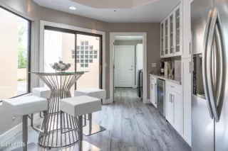 Photo #5: 6186921 Listing