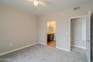 Photo #5: 6187368 Listing