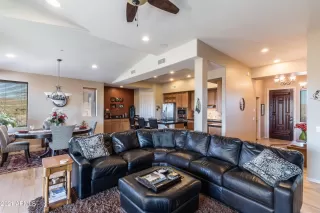 Photo #4: 6187684 Listing