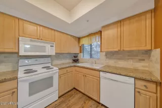 Photo #2: 6188017 Listing