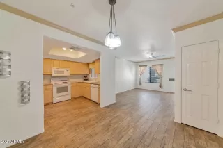 Photo #5: 6188017 Listing