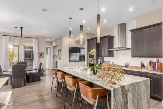 Photo #5: 6188252 Listing 