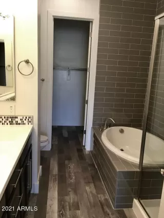 Photo #6: 6188255 Listing