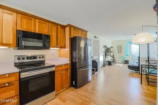 Photo #2: 6188386 Listing