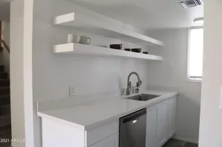 Photo #4: 6189073 Listing 