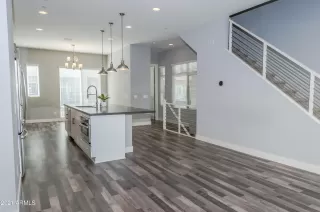 Photo #5: 6189088 Listing 