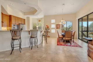 Photo #5: 6189253 Listing 