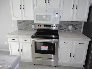 Photo #5: 6189429 Listing