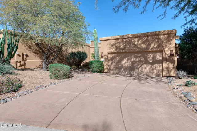 MLS: 6189939 Condo For Sale