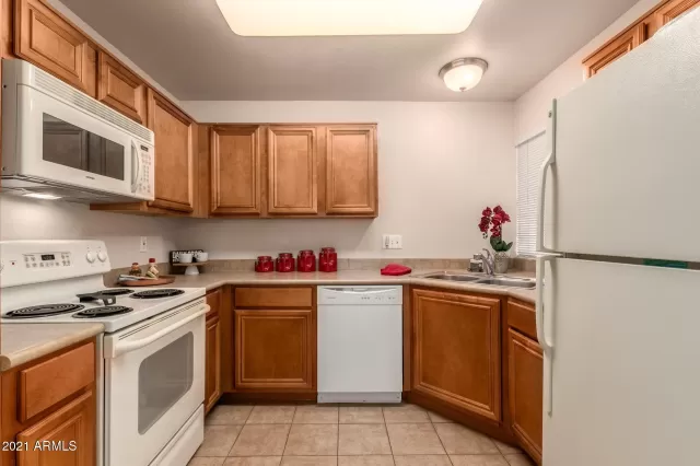 MLS: 6189985 Condo For Sale