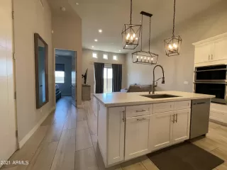 Photo #5: 6190495 Listing