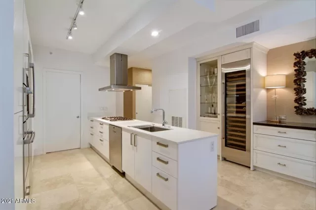 MLS: 6190852 Condo For Sale