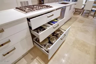 Photo #3: 6190852 Listing