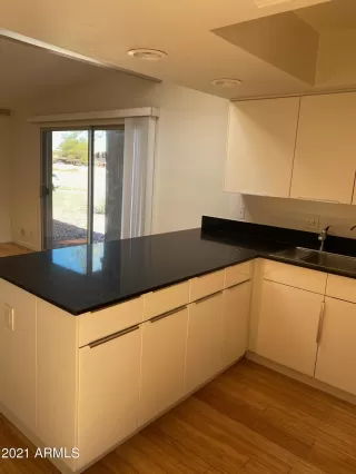 Photo #3: 6190993 Listing