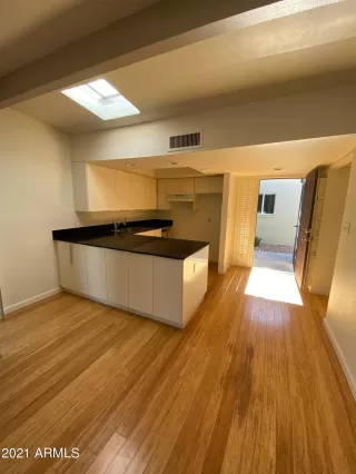 Photo #5: 6190993 Listing
