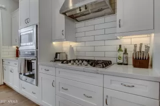 Photo #5: 6191152 Listing 