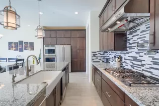 Photo #4: 6191241 Listing