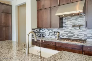 Photo #5: 6191241 Listing