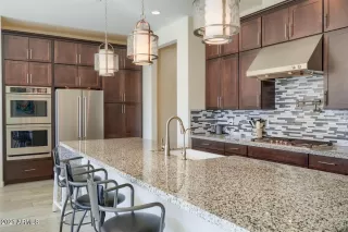 Photo #6: 6191241 Listing