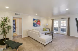 Photo #6: 6191367 Listing