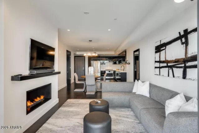 MLS: 6191780 Condo For Sale