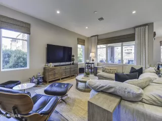 Photo #2: 6191935 Listing