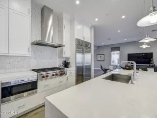 Photo #4: 6191935 Listing