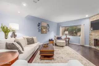 Photo #3: 6192433 Listing