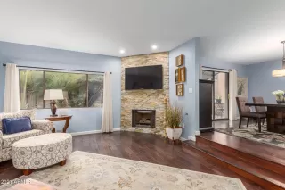 Photo #4: 6192433 Listing