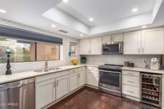 Photo #5: 6192433 Listing